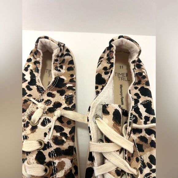 Time and Tru Leopard Print Sneakers | Women’s Size 11 Memory Foam Casual Shoes - Picture 4 of 9